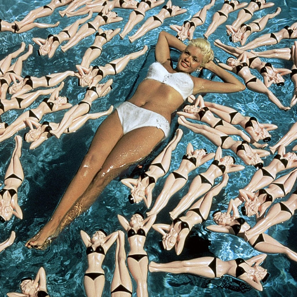 http://1.bp.blogspot.com/-FEJIgiBkr2Q/TlIgMewT1pI/AAAAAAAACS4/Q-AGI8xcM8o/s1600/jayne-mansfield-white.jpg