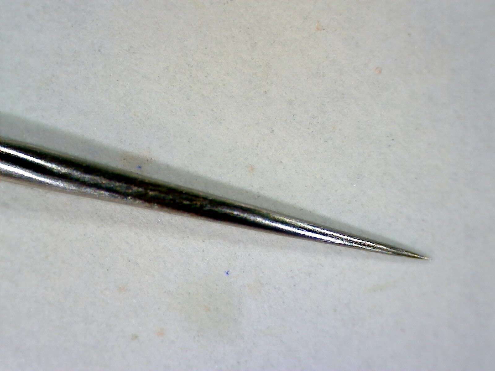 CommuniCats DIY polishing airbrush needles