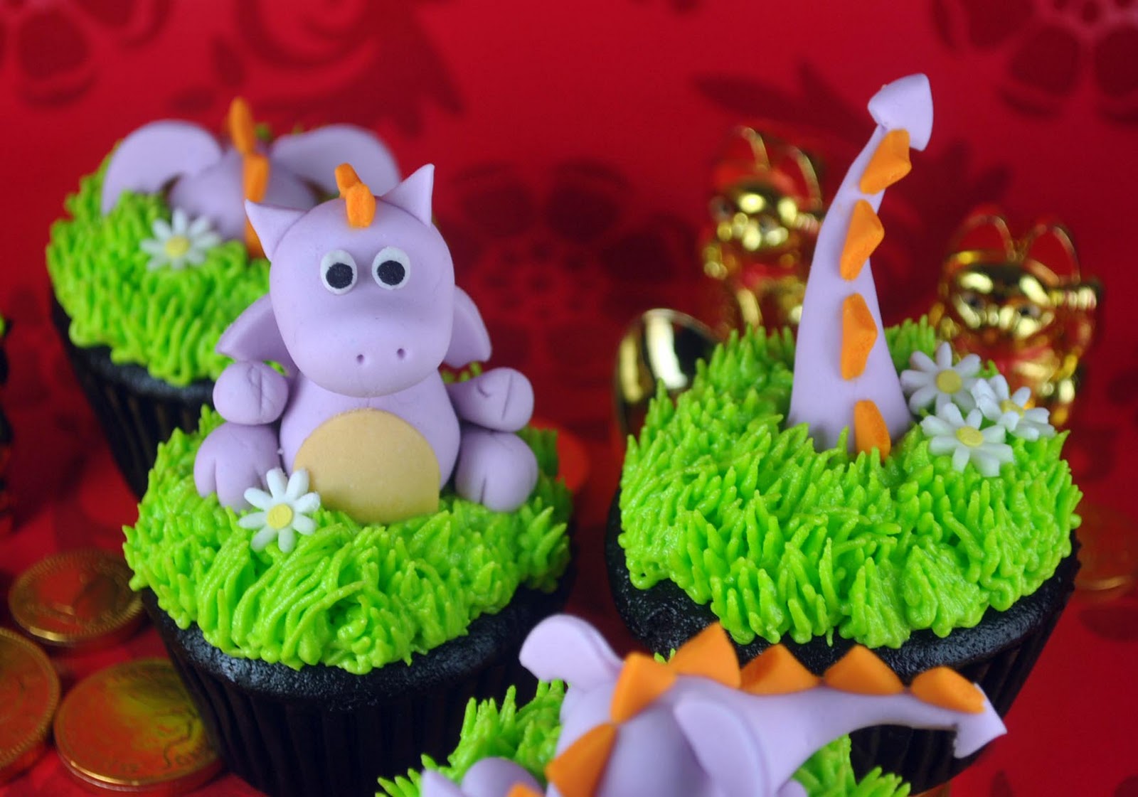 bakery cook and tips How to Make Dragon Cupcake Toppers