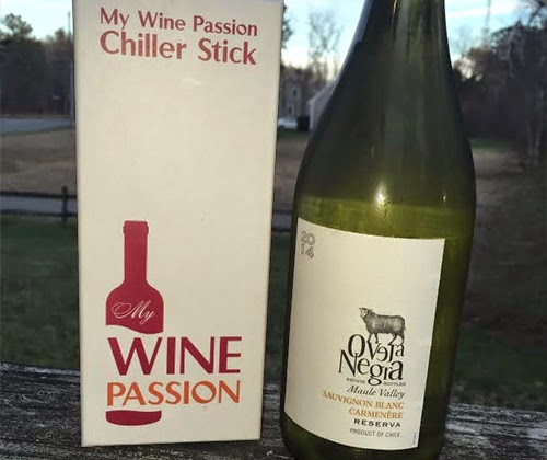 My Wine Passion Chiller Stick with Oveja Negra Sauvignon Blanc / Carmenere 2014 Reserva