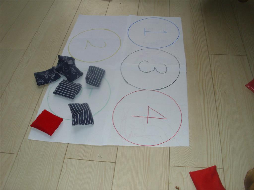 The DoItYourself Mom Olympic Ring Bean Bag Toss