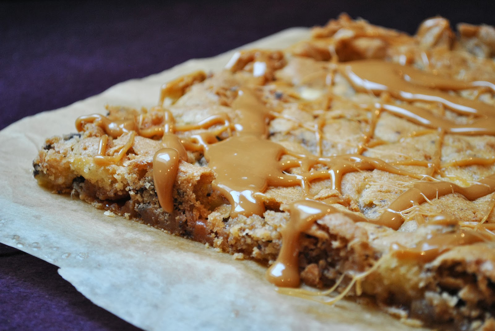 Küchenzaubereien Caramel Apple Brownies with Chocolate Chips
