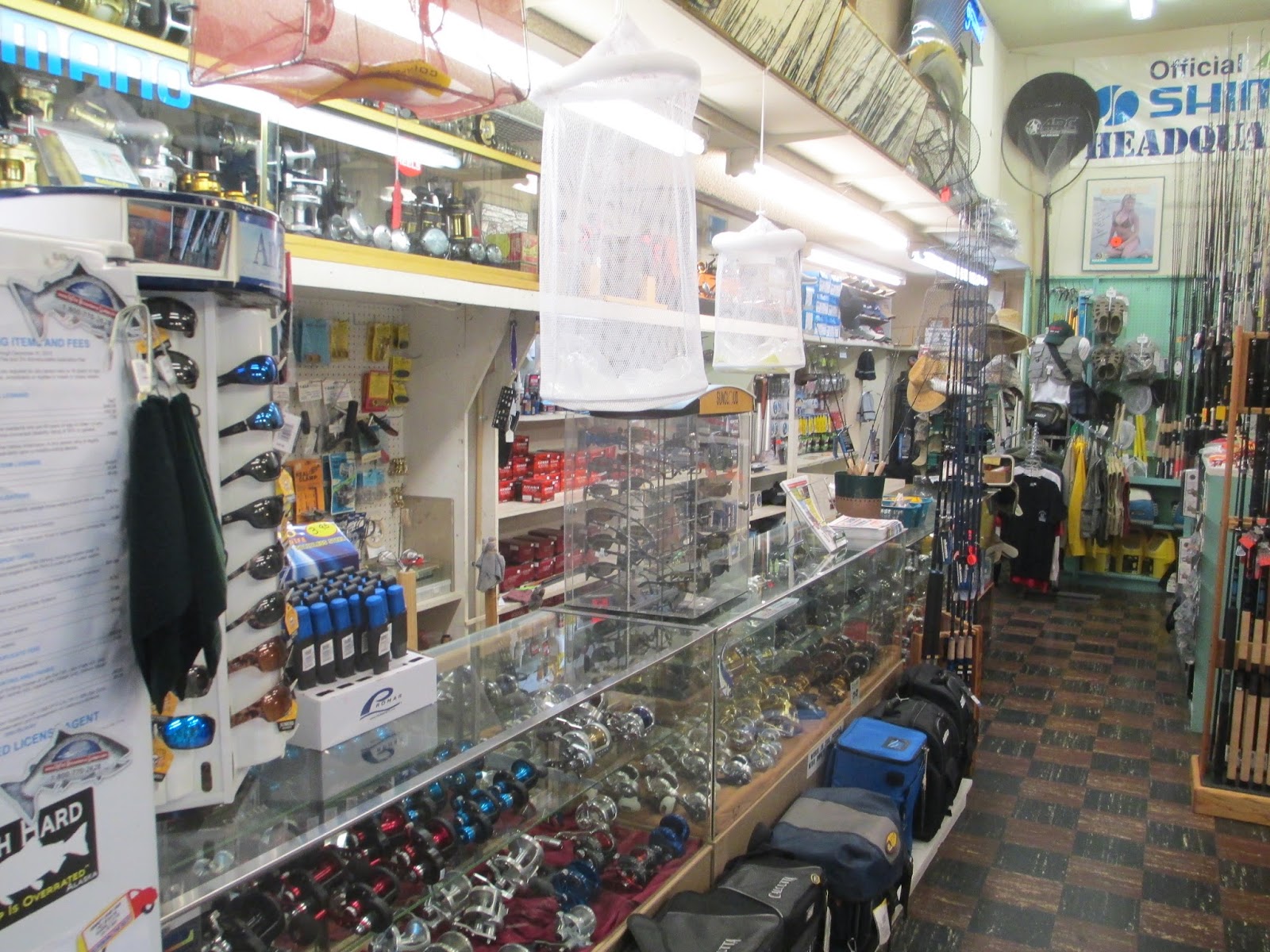 Avenue to the Sky Lake Avenue, Pasadena Johnny's Sports Shop, 1402 N