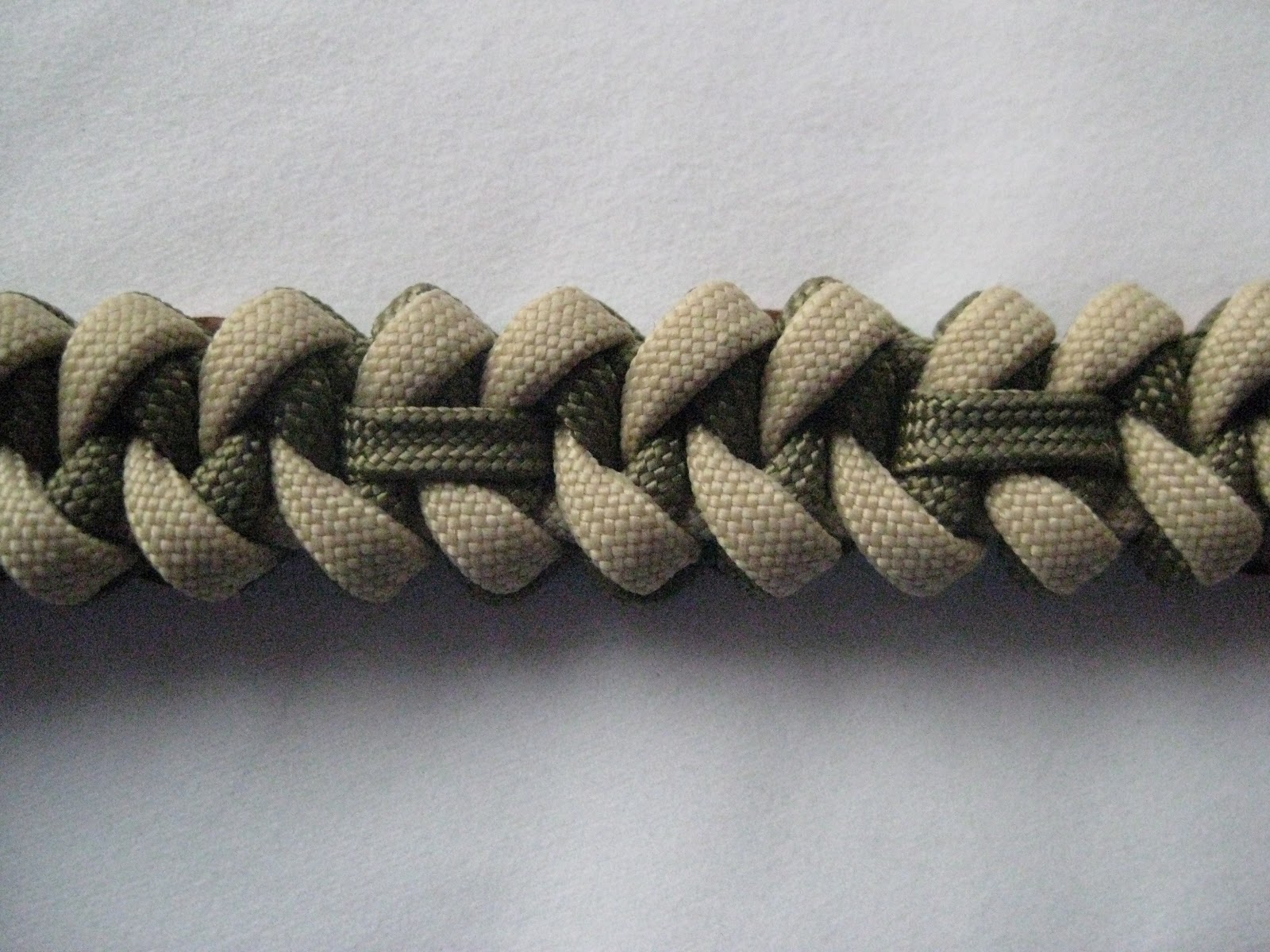 Paracord 101 Lure Spinner Charm Paracord Bracelet