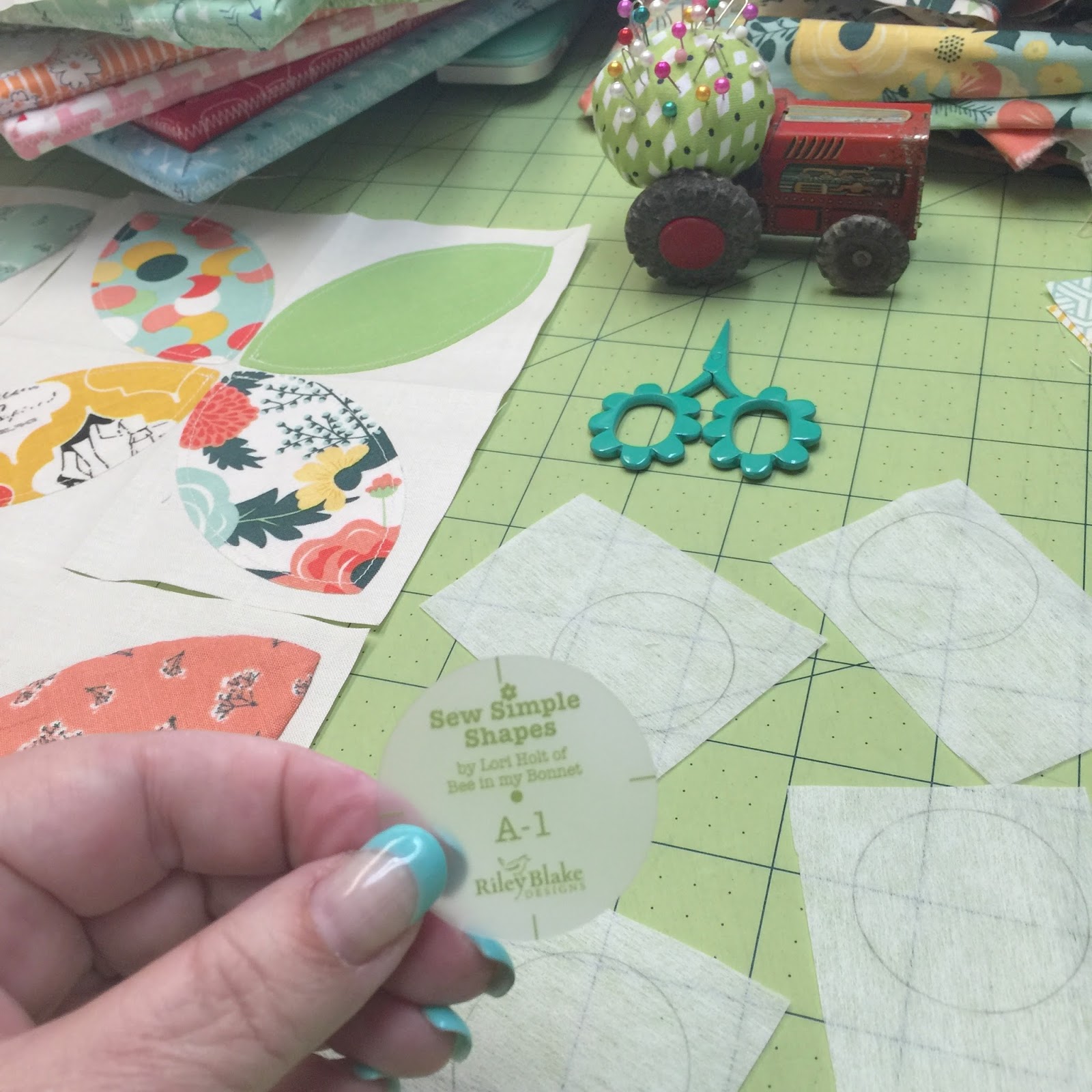 Bee In My Sew Simple Shapes Tutorial using Pellon for Easy Hand or Machine Applique!