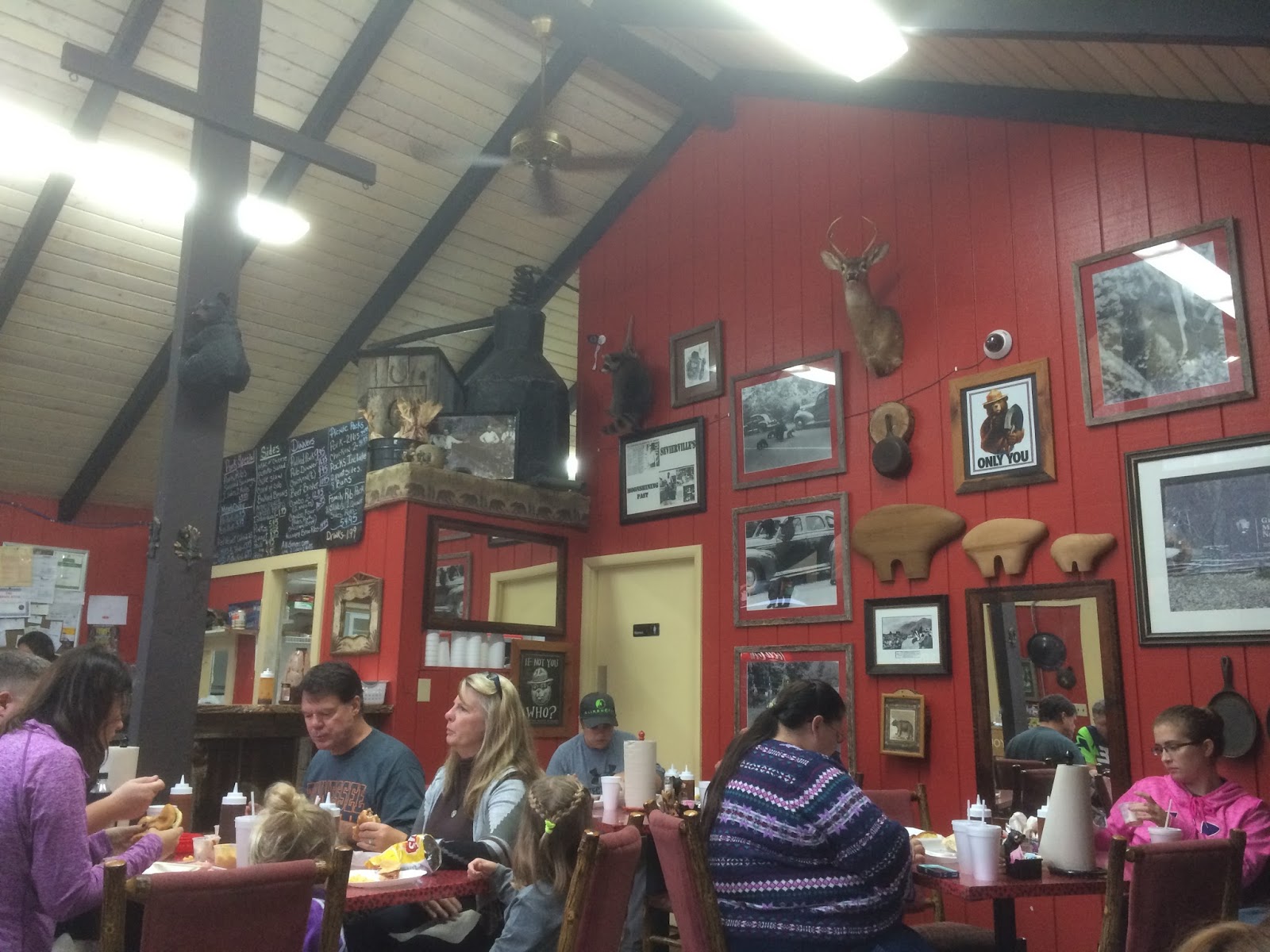 The Barbecue Fiend Hungry Bear BBQ (Gatlinburg, TN)