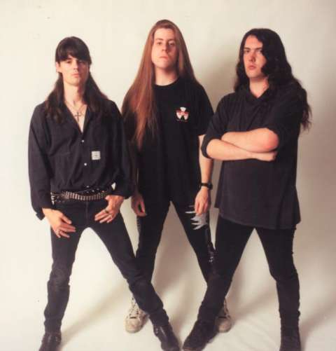 [Imagem: 10-Vantagens-de-se-namorar-um-Headbanger-metaleiro.jpg]