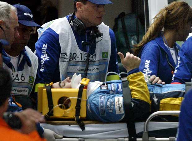[Imagen: Accidente-Alonso-Interlagos-2003-Brasil.jpg]