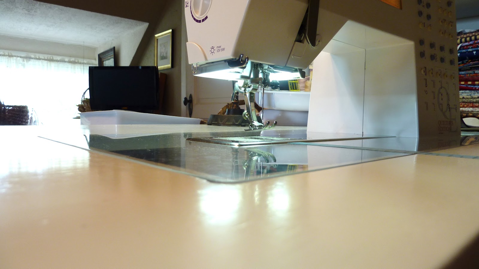 Busy Bee No. 16 Make your own Sewing Machine Table