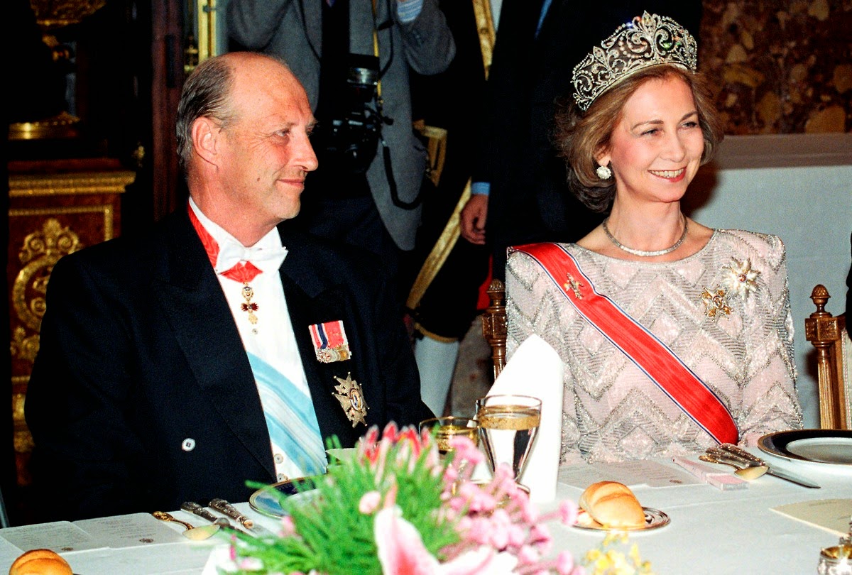 1the+dinner-HH.MM.+King+Harald+V+of+Norway+and+Queen+Sofia+of+Spain+++spain.jpg
