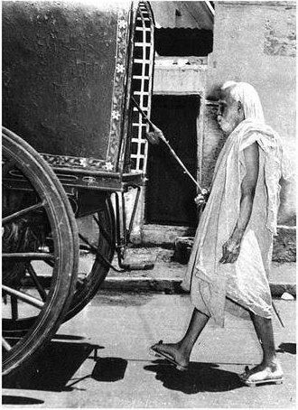 Walking God March 2013 Kolaru thiru pathigam thevaram / bombay saradha/பாம்பே சாரதா/கோளறு பதிகம் walking god