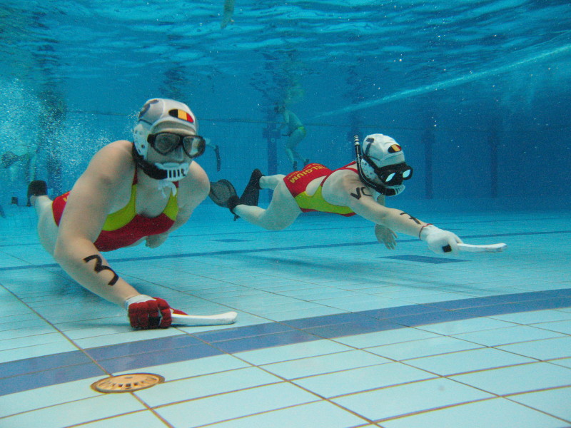 watersport El hockey bajo el agua