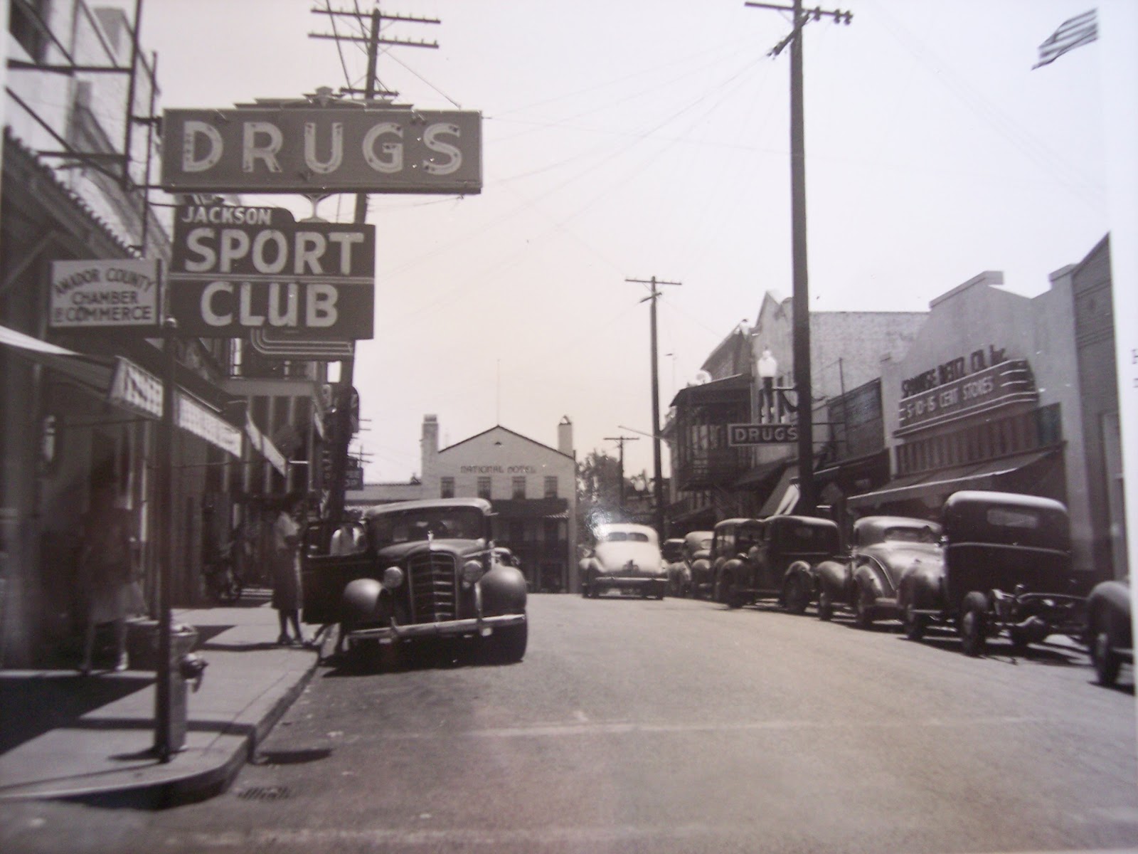 gold country girls National Hotel (The Louisiana House), Jackson
