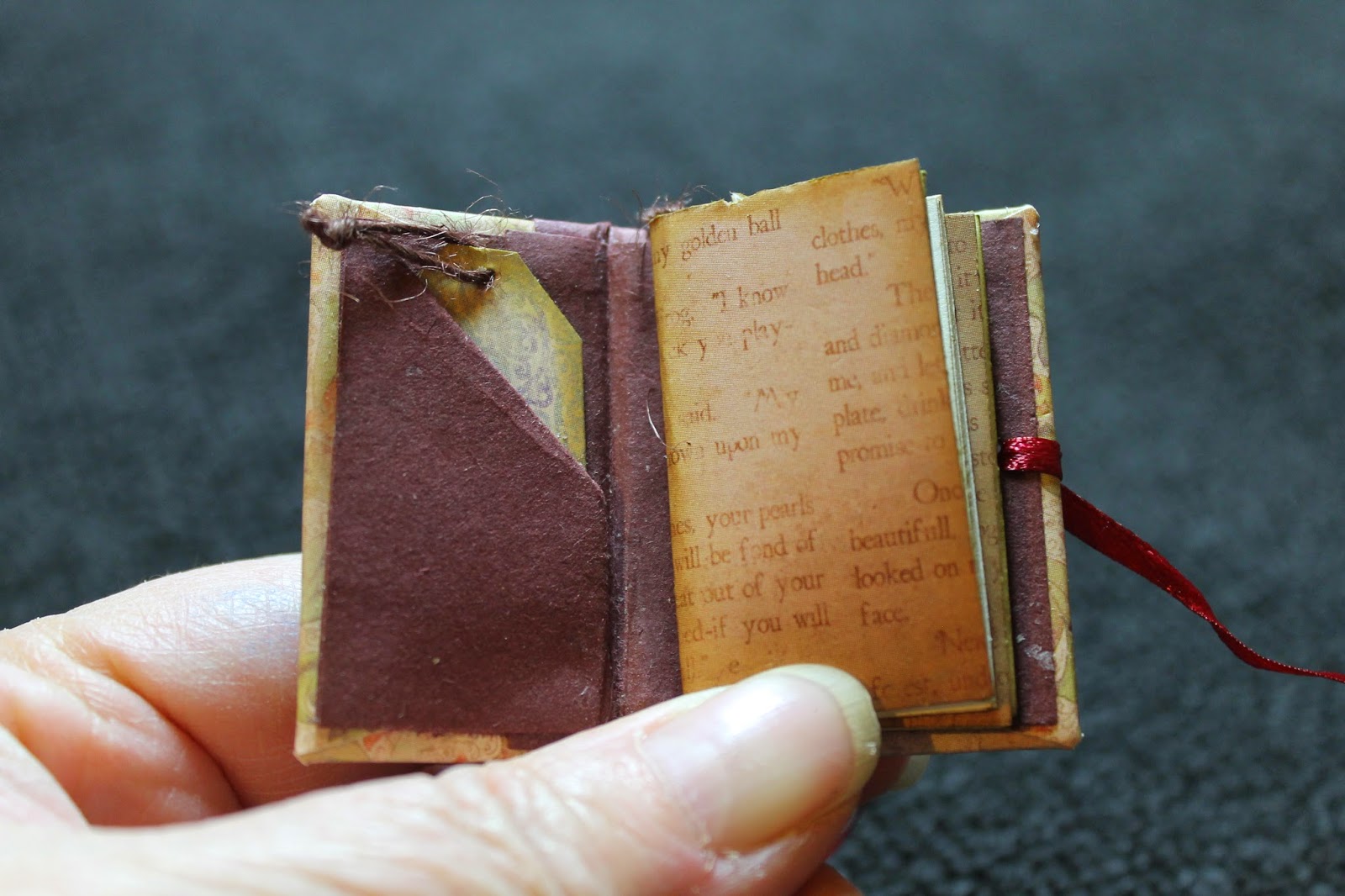 Ann OsborneReed Ultra Micro Mini Junk Journal