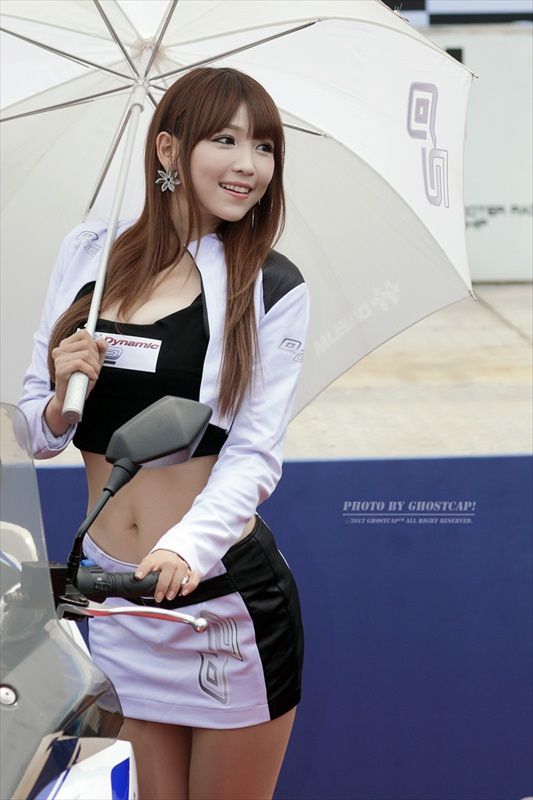 Foto-foto Umbrella Girl Yang Cakep Abis [ www.BlogApaAja.com ]