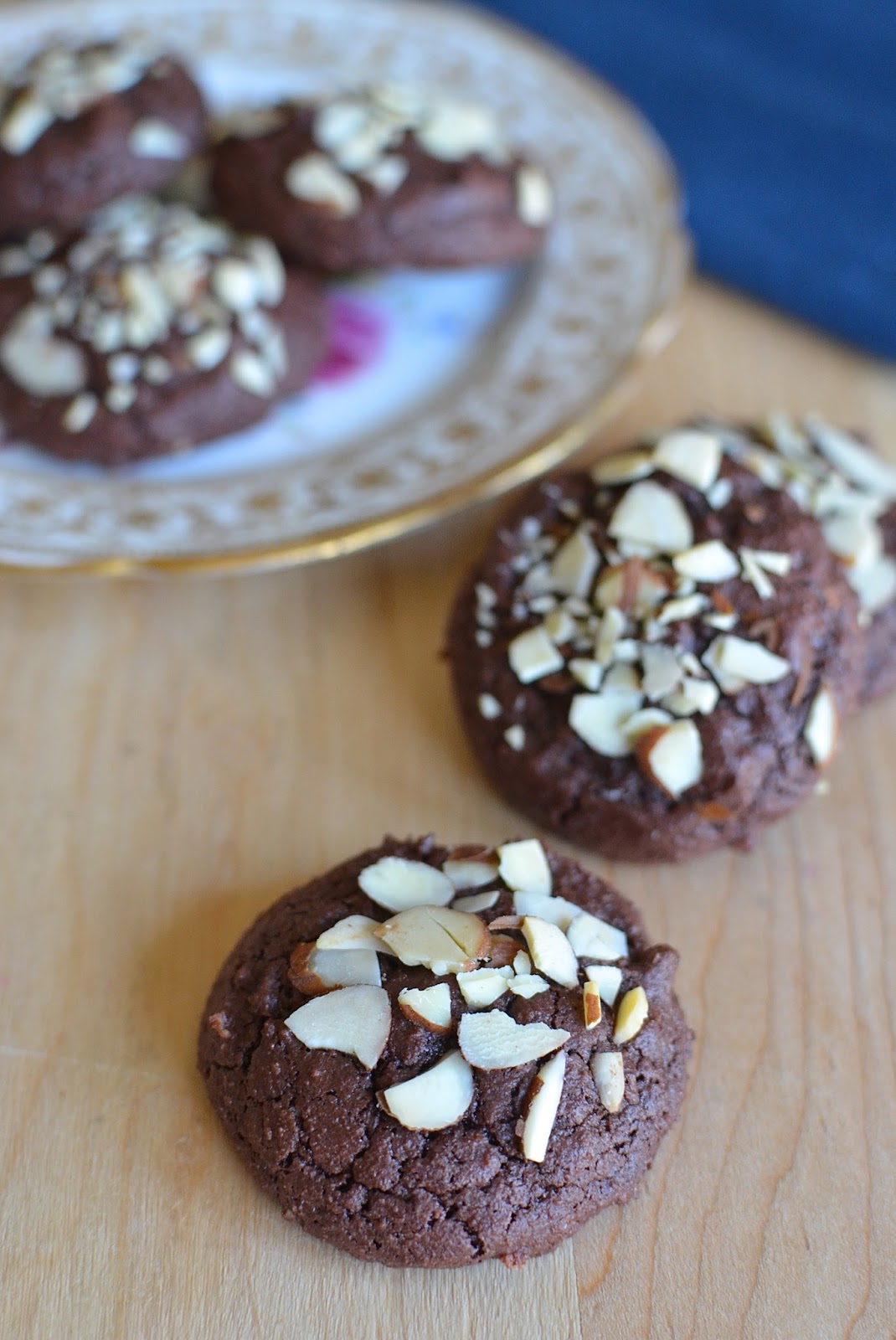 Playing with Flour: Chocolate amaretti cookies