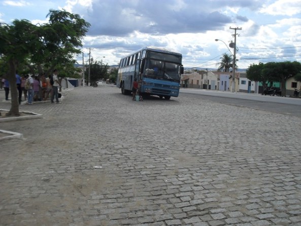 Blog de Currais Novos: Mais uma vez ônibus da Jardinense quebra e  passageiros ficam expostos ao sol