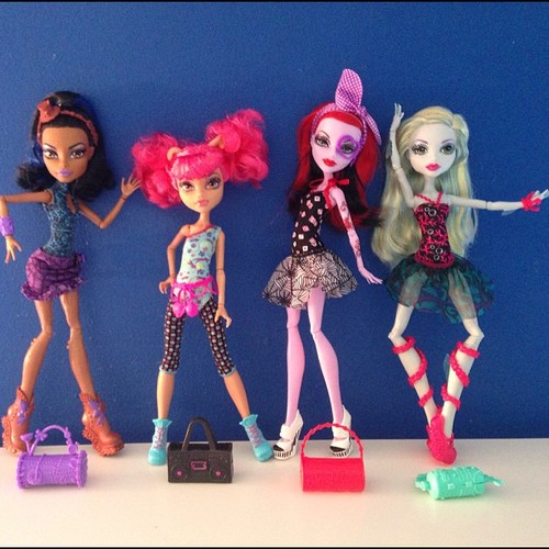 Monster High Assombrada - Bonecas Básicas - Draculaura - Mattel em Promoção  na Americanas