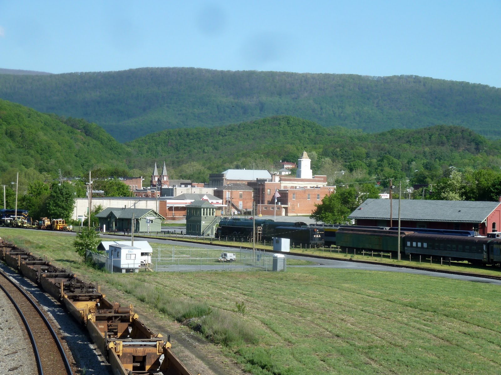 seniors walking across america POST 1115 MAY 12, 2013; LOW MOOR, VIRGINIA