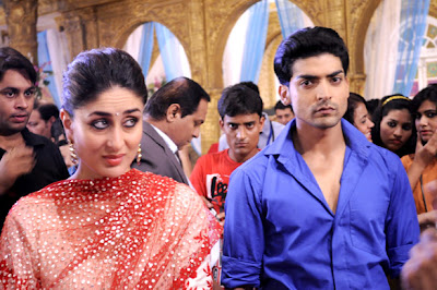 Kareena Kapoor promotes 'Heroine' at Sets of 'Punar Vivaah' serial 