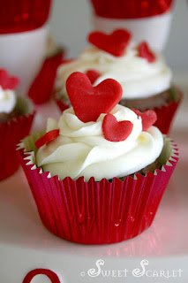 Cupcakes decorated with hearts