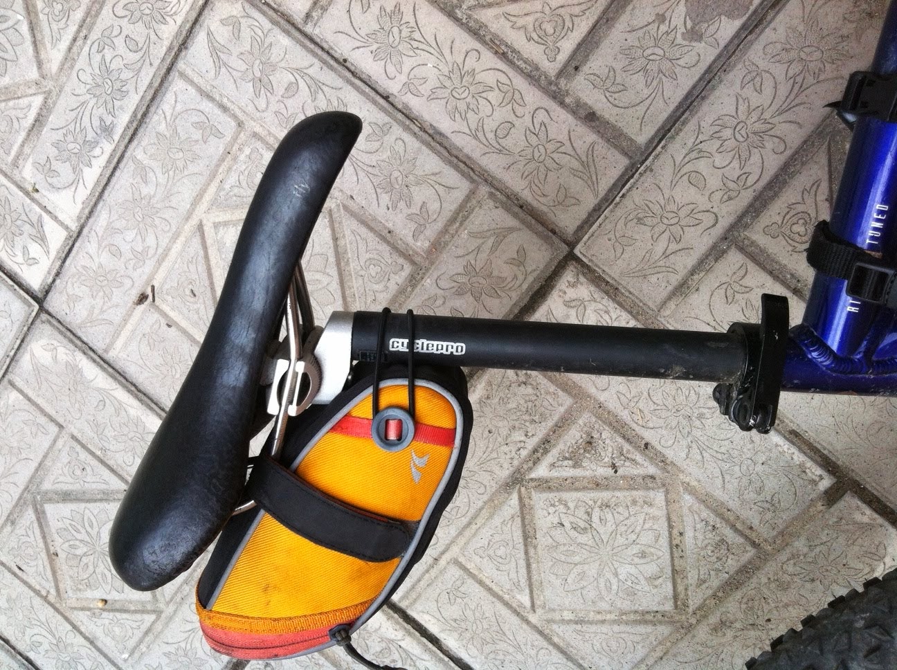 detours the wedgie seat bag detours the wedgie seat bag