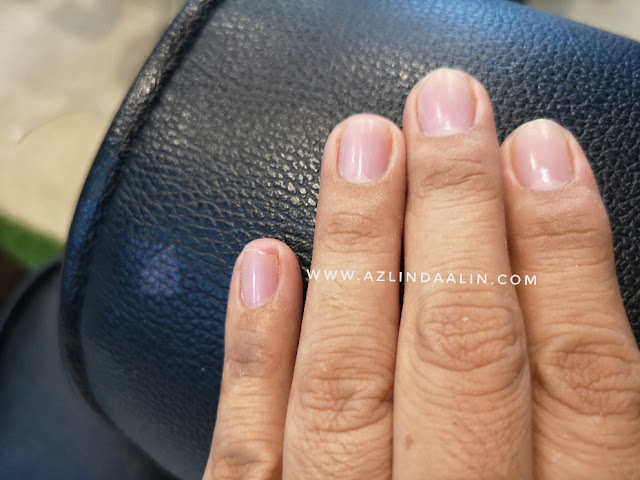 Potong, Cuci dan Blow Rambut Murah di Ministry Hair & Beauty Ara Damansara - Hai korang, adesss lama betul mummy nak cari mood dan idea untuk entri Potong, Cuci dan Blow Rambut Murah di Ministry Hair & Beauty Ara Damansara. Mummy ini...ada masa nak update blog bukan ikut mood je, tapi ikut tajuk jugak hahaha. Kalau rasa excited dengan tajuk tertentu tu, memang lajulah update blog. Kalau lama dah tinggalkan aktiviti tu dan duduk dalam blog draft lama sangat , memang mengundang kemalasan hahaha. Okay sebelum cerita Potong, Cuci dan Blow Rambut Murah di Ministry Hair & Beauty Ara Damansara basi. Jom lah kita kasi perabihkan cerita ini. Sebenarnya, mummy dapat murah semua ni sebab beli kupon online di FAVE Potong, Cuci dan Blow Rambut Murah di Ministry Hair & Beauty Ara Damansara Tadaaaa. nilah kedainya. Dulu kedai Ministry Hair & Beauty Ara Damansara dalam Tesco Ara Damansara. Mummy pernah ceritakan dalam blog di http://www.azlindaalin.com/2018/10/sesi-cantikkan-kuku-manicure-pedicure-murah-di-ara-damansara.html Harga asal untuk gunting rambut, cuci dan blow adalah sebanyak RM45, selepas diskaun harganya RM18. Dah cukup murah bagi mummy RM18 ni. Tup..tup mummy dapat cash back (dari penggunaan FAVE sebelum ini sebanyak RM10.20 makanya. Untuk gunting, cuci dan blow rambut mummy hanya di kenakan RM7.80 je ! Resit, berbaloi ! dahla murah, ada cash back untuk next purchase pulak Alang-alang dapat harga murah, pi sambung pulak buat manicure padicure. Raya hari tu, fully booked. Selalunya nak raya mummy ni suka cantikkan diri. Lepas raya pun boleh lah ! Nak belek kuku tangan kaki kat rumah secara details memang tak ada masalah ! Siap potongkan kuku dan bersihkan kuku. Tinggal sendiri untuk maintain je nanti Dah siap, kilat dan bersih dah kuku ! Kaki pulak, kuku kaki ni mummy suka buat padicure je. Malas nak belek sendiri kat rumah. Bolehlah sebulan sekali buat, kan ! Total buat manicure padicure mummy ini hanya RM28 je ! 1 kuku barharga RM1++ je. Mummy ni selalu meeting dan berjumpa dengan orang. Jadi...bagi mummy untuk jaga penampilan kuku ini amat penting juga. Korang nak voucher RM5 dari Fave? Kalau nak...korang klik je link kat bawah ini ye. Nanti dah ada RM5, bolehlah try servis di FAVE. Bukan je ada beauty services, ada foos, dining, hotel, massage dan banyak lagi voucher murah yang boleh dapat di sana. Fave ni nama lamanya adalah Groupon. Siapa pernah dengar tentang Groupon? https://myfave.com/invite/N0RHQ?city=kuala-lumpur Potong, Cuci dan Blow Rambut Murah di Ministry Hair & Beauty Ara Damansara - Hai korang, adesss lama betul mummy nak cari mood dan idea untuk entri Potong, Cuci dan Blow Rambut Murah di Ministry Hair & Beauty Ara Damansara. Mummy ini...ada masa nak update blog bukan ikut mood je, tapi ikut tajuk jugak hahaha. Kalau rasa excited dengan tajuk tertentu tu, memang lajulah update blog. Kalau lama dah tinggalkan aktiviti tu dan duduk dalam blog draft lama sangat , memang mengundang kemalasan hahaha. Okay sebelum cerita Potong, Cuci dan Blow Rambut Murah di Ministry Hair & Beauty Ara Damansara basi. Jom lah kita kasi perabihkan cerita ini. Sebenarnya, mummy dapat murah semua ni sebab beli kupon online di FAVE Potong, Cuci dan Blow Rambut Murah di Ministry Hair & Beauty Ara Damansara Tadaaaa. nilah kedainya. Dulu kedai Ministry Hair & Beauty Ara Damansara dalam Tesco Ara Damansara. Mummy pernah ceritakan dalam blog di http://www.azlindaalin.com/2018/10/sesi-cantikkan-kuku-manicure-pedicure-murah-di-ara-damansara.html Harga asal untuk gunting rambut, cuci dan blow adalah sebanyak RM45, selepas diskaun harganya RM18. Dah cukup murah bagi mummy RM18 ni. Tup..tup mummy dapat cash back (dari penggunaan FAVE sebelum ini sebanyak RM10.20 makanya. Untuk gunting, cuci dan blow rambut mummy hanya di kenakan RM7.80 je ! Resit, berbaloi ! dahla murah, ada cash back untuk next purchase pulak Alang-alang dapat harga murah, pi sambung pulak buat manicure padicure. Raya hari tu, fully booked. Selalunya nak raya mummy ni suka cantikkan diri. Lepas raya pun boleh lah ! Nak belek kuku tangan kaki kat rumah secara details memang tak ada masalah ! Siap potongkan kuku dan bersihkan kuku. Tinggal sendiri untuk maintain je nanti Dah siap, kilat dan bersih dah kuku ! Kaki pulak, kuku kaki ni mummy suka buat padicure je. Malas nak belek sendiri kat rumah. Bolehlah sebulan sekali buat, kan ! Total buat manicure padicure mummy ini hanya RM28 je ! 1 kuku barharga RM1++ je. Mummy ni selalu meeting dan berjumpa dengan orang. Jadi...bagi mummy untuk jaga penampilan kuku ini amat penting juga. Korang nak voucher RM5 dari Fave? Kalau nak...korang klik je link kat bawah ini ye. Nanti dah ada RM5, bolehlah try servis di FAVE. Bukan je ada beauty services, ada foos, dining, hotel, massage dan banyak lagi voucher murah yang boleh dapat di sana. Fave ni nama lamanya adalah Groupon. Siapa pernah dengar tentang Groupon? https://myfave.com/invite/N0RHQ?city=kuala-lumpur