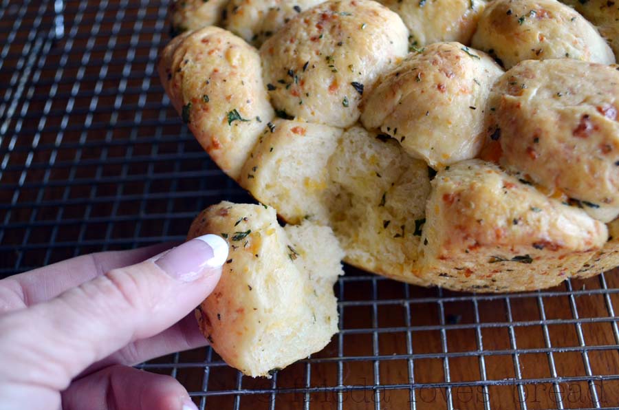 Frieda Loves Bread Herb & Cheese Bubble Loaf
