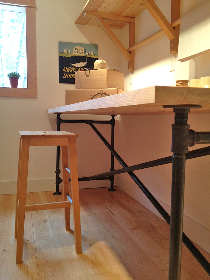 studio34E Diy γραφείο απο σωλήνες Diy office table