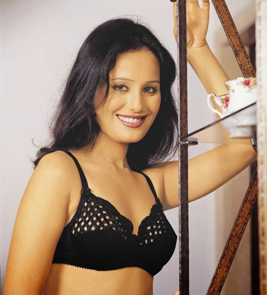 Indian Bra Hot & Sweet Image Gallery 24x7 Updates