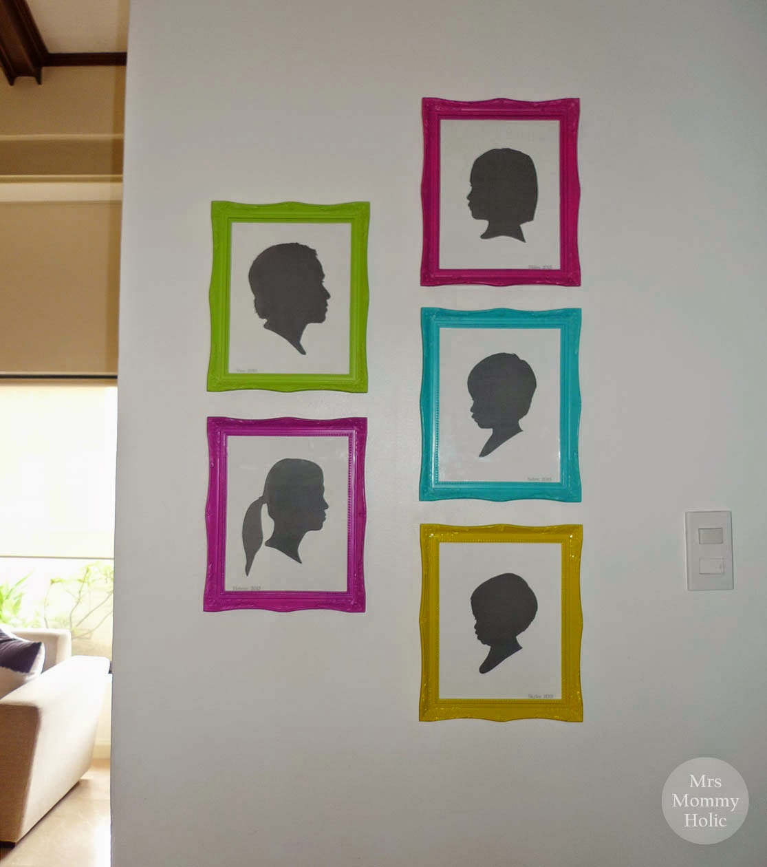 MrsMommyHolic Removing mounting tape from your walls