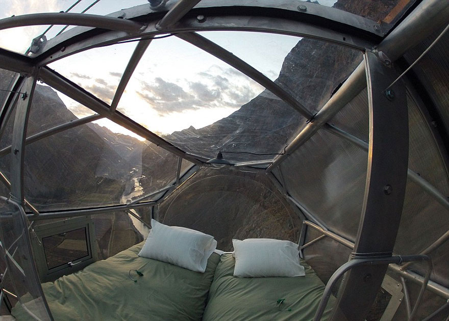 Terrifying See -Through Sleeping Capsules Hang 400 Feet Above Peru’s Sacred Valley Terrifying See -Through Sleeping Capsules Hang 400 Feet Above Peru’s Sacred Valley