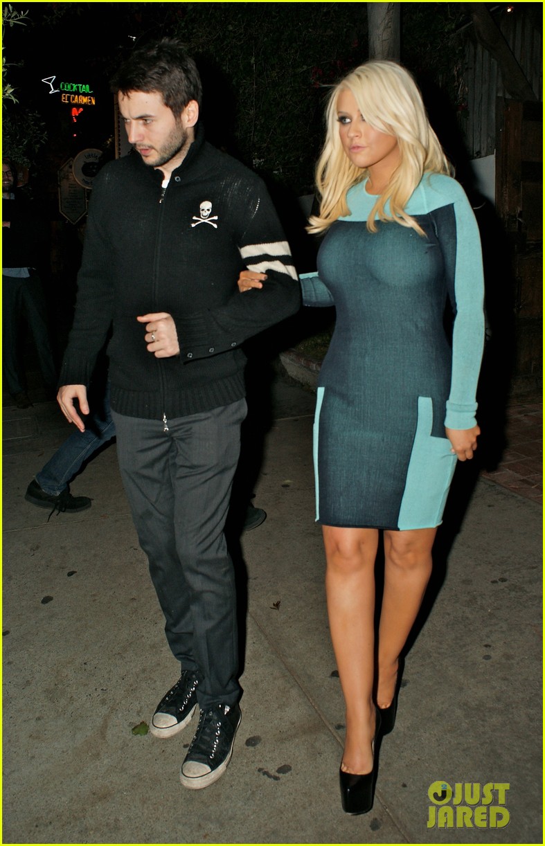 Ao Photos Christina Aguilera And Matt Rutler Leaving Little