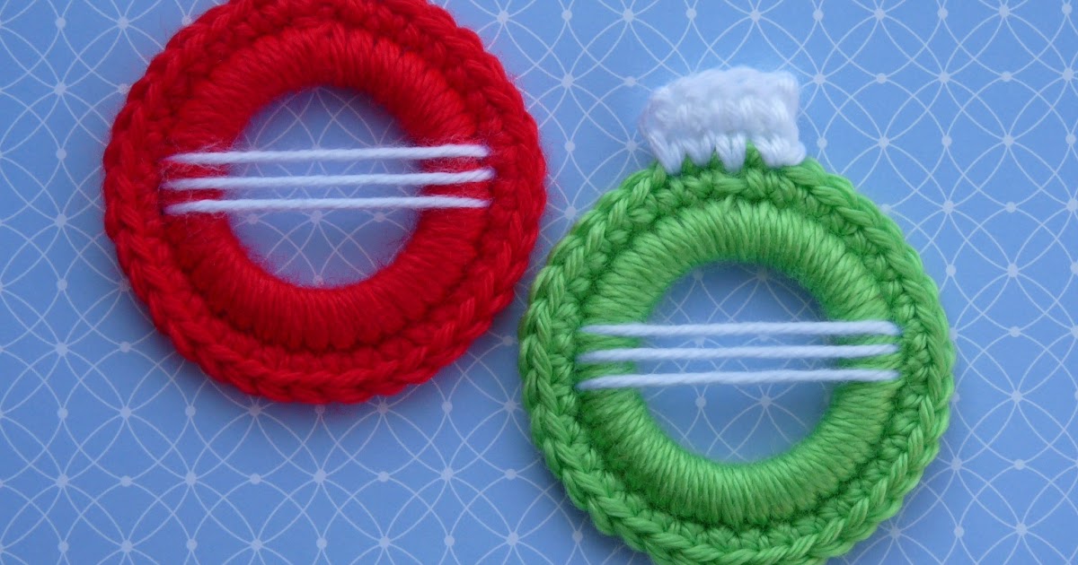 Whiskers & Wool Christmas Ball Ring Ornament