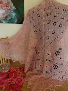TE KOOP: zacht roze, wollen/cashmere silk sjaal.