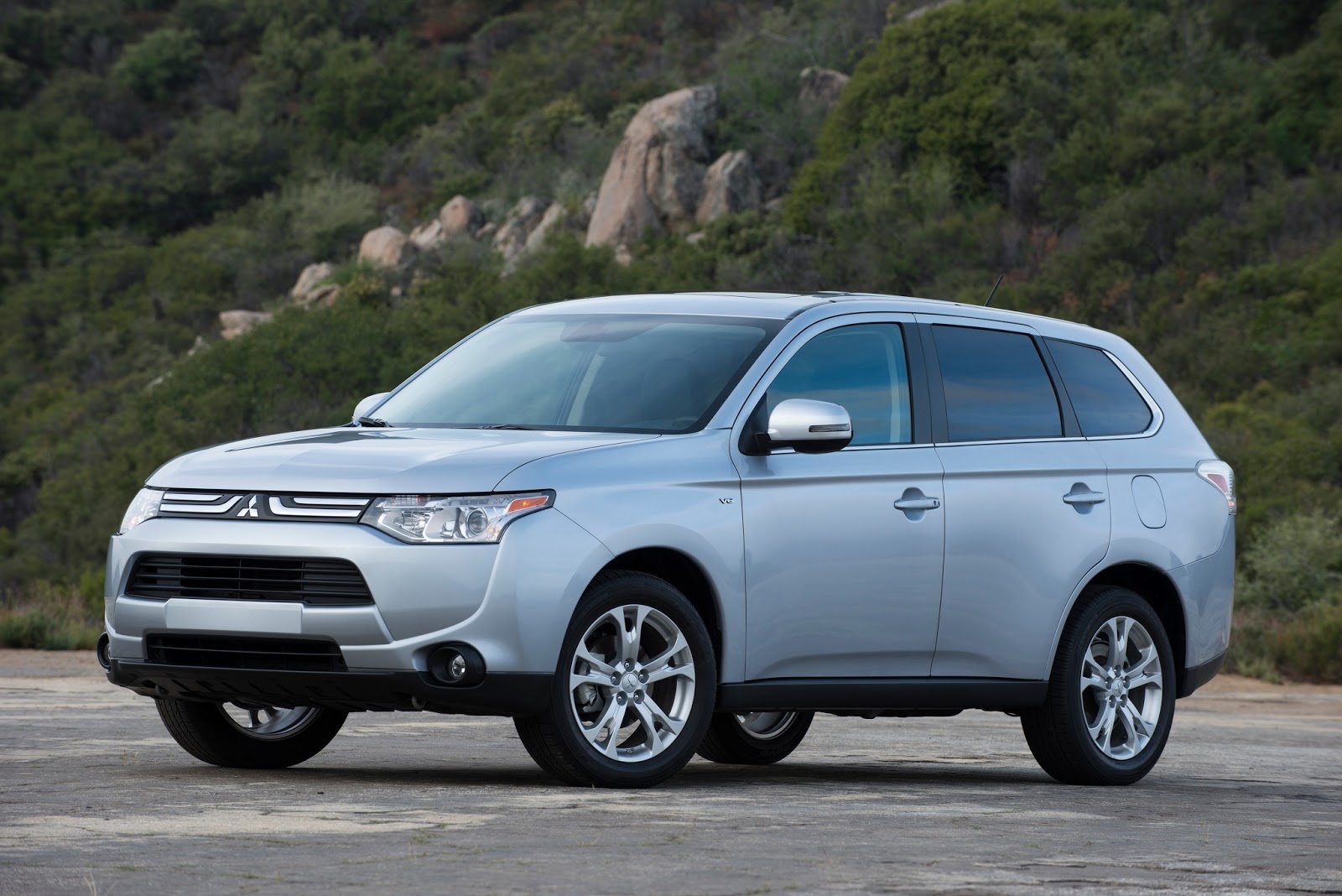 2014 Mitsubishi Outlander Safe and Sound