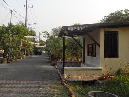 Pos di WLK utara Pos di Wisma lidah kulon