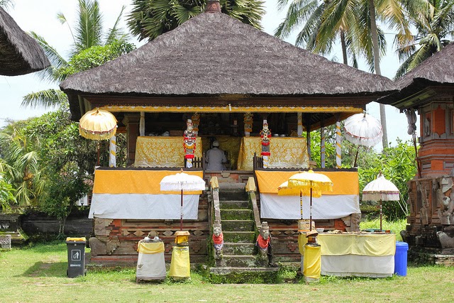 pura pusering jagat, pura pusering jagat bali, pura pusering jagat di balai, pura pusering jagat di bali indonesia, tempat wisata di bali, tempat wisata di pulau balai, tempat wisata di pulau baling yang paling terkenal, pura di bali, pura di bali indonesia, pura yang terkenal di bali,