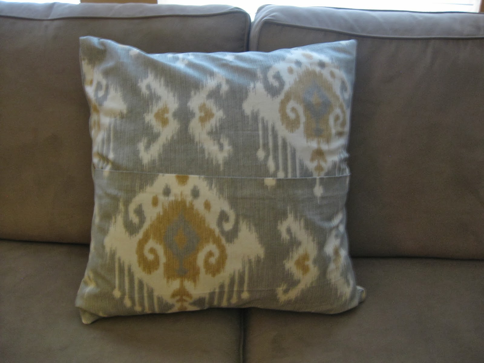 Sokolewicz Family DIY tutorial no sew pillow covers