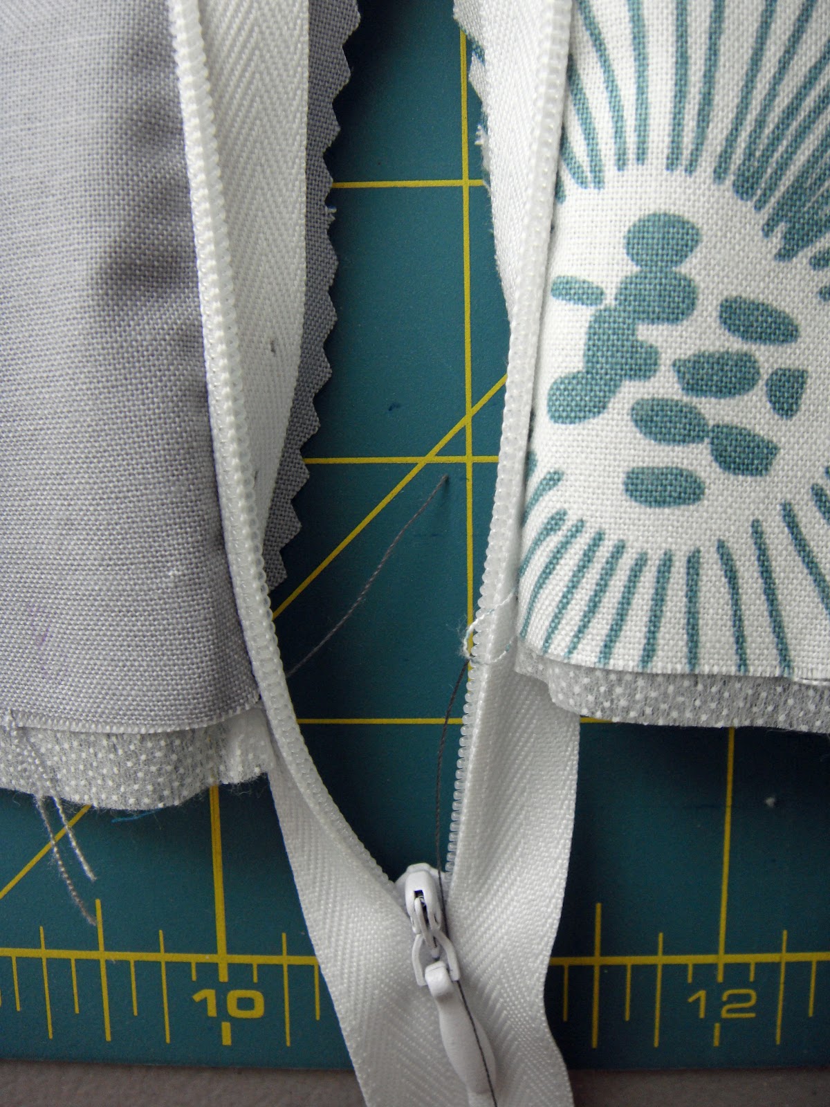 Sew Festive Handmade How to Install an Invisible Zipper in a Pillow