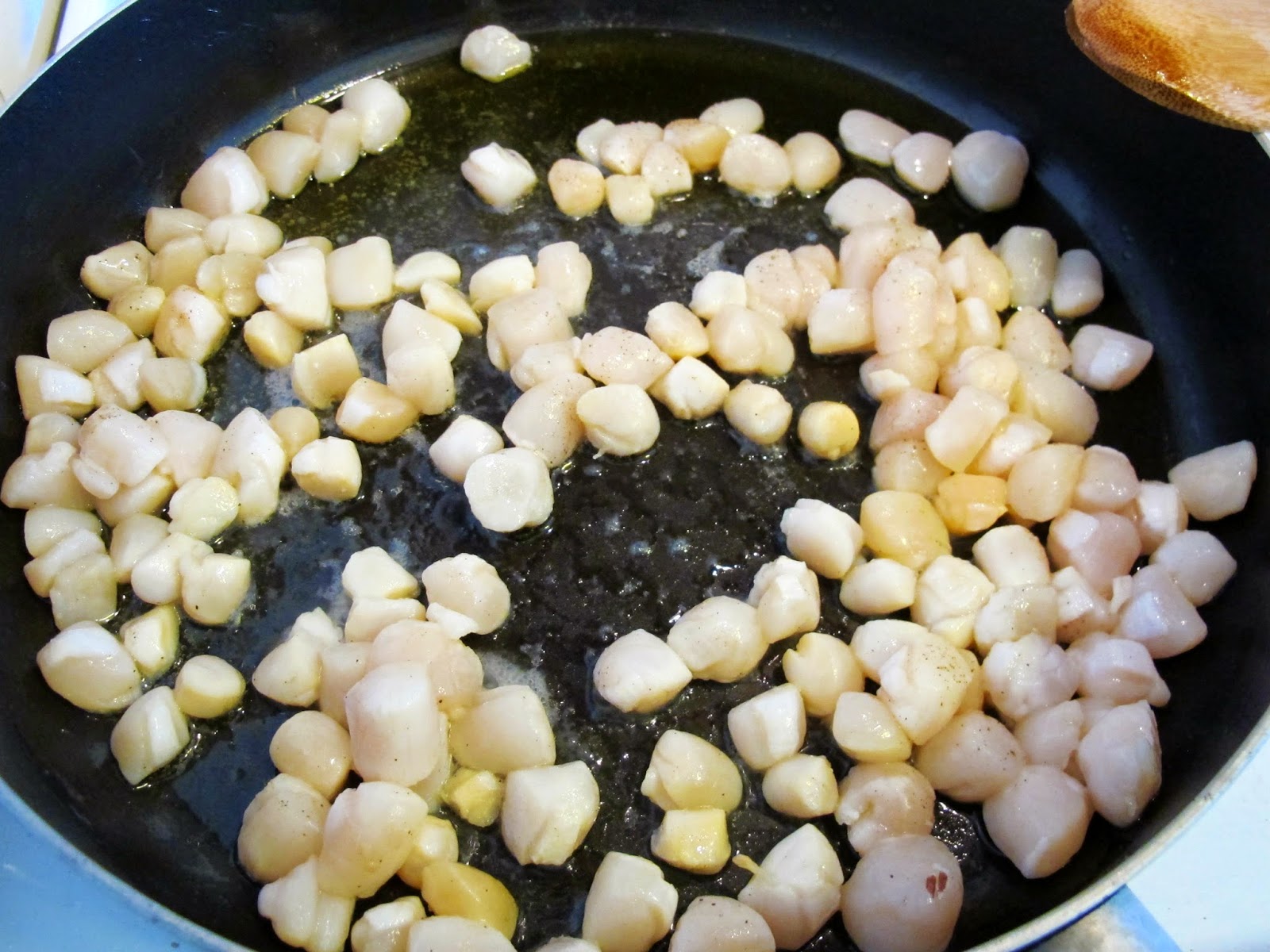 World Traveler Recipes Risotto With Scallops, Mushrooms and Peas