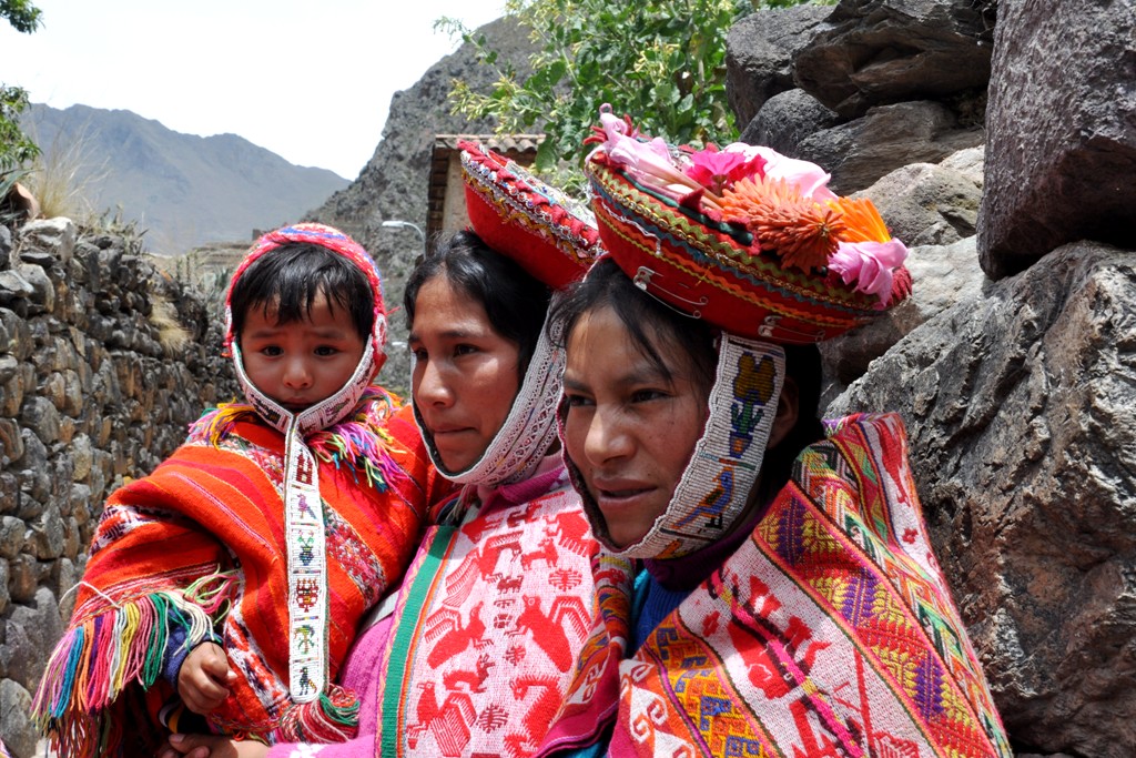 A Tapestry of Pictures Quechua Family Cusco, Peru