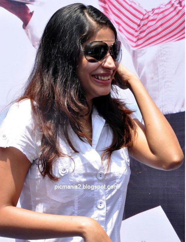 Vijaya Lakshmi Cute navel 