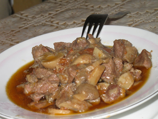 SEVDİĞİM ÇORBALAR VE YEMEKLER MANTARLI ET SOTE