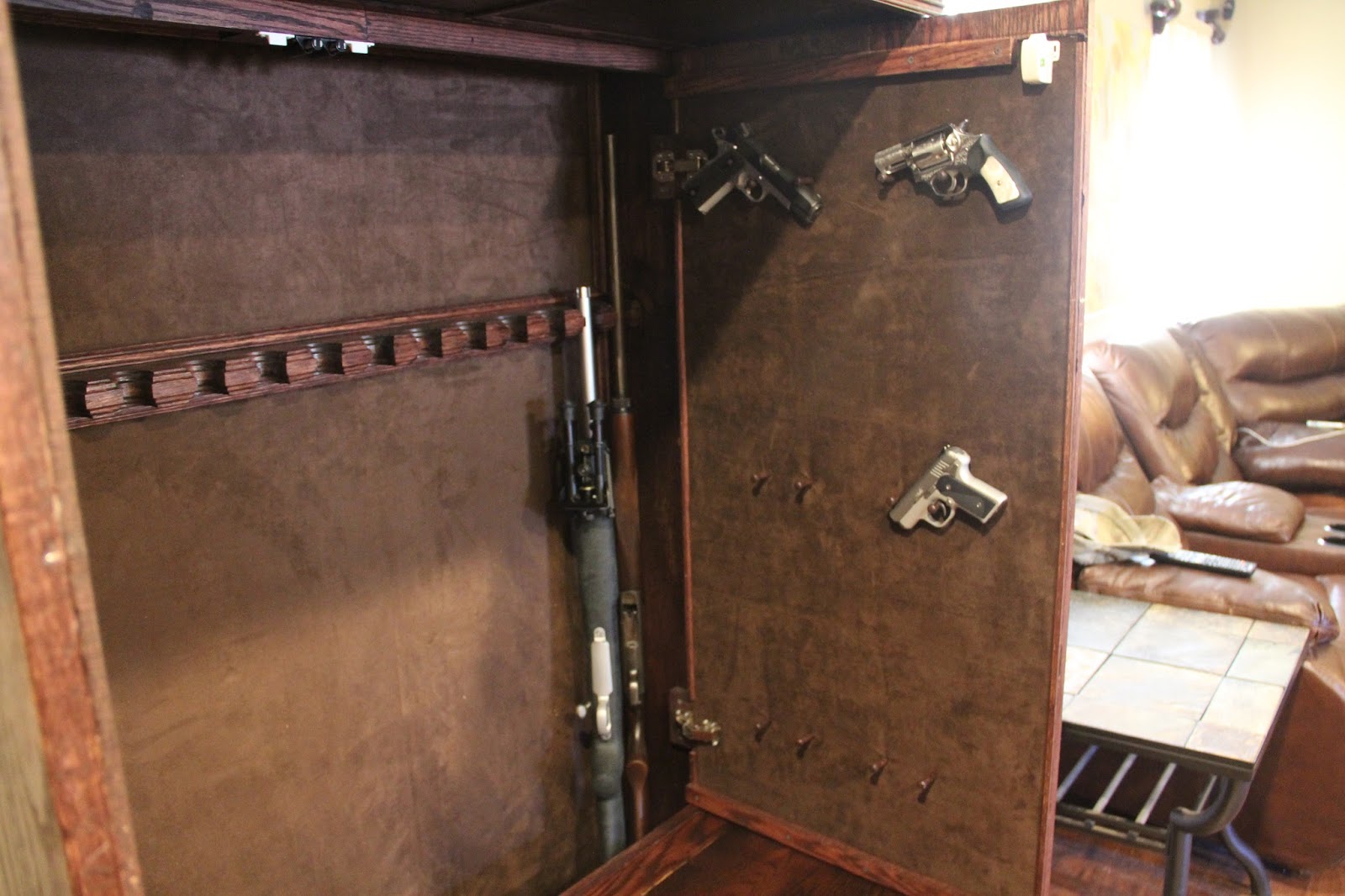 Rusty Hinge Hall Tree/Gun