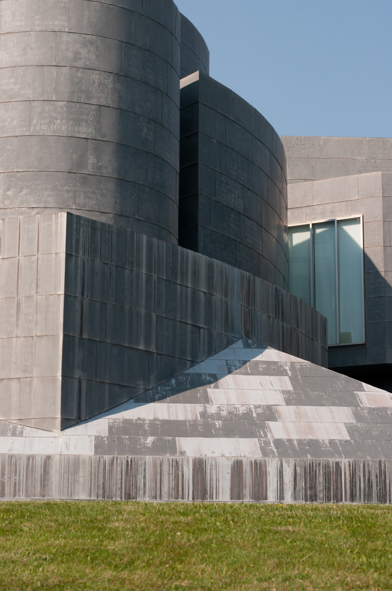 I now know what it's like to live in a jukebox Frank Gehry, Center for