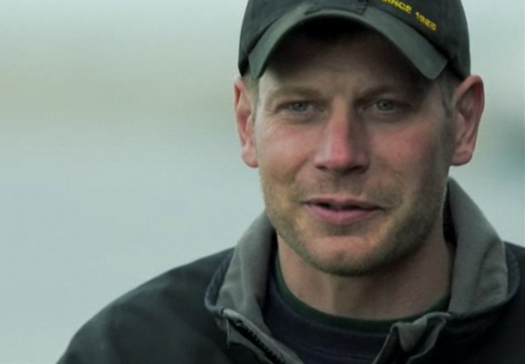 Welcome to Gold Town, Mom Bering Sea Gold - YouTube