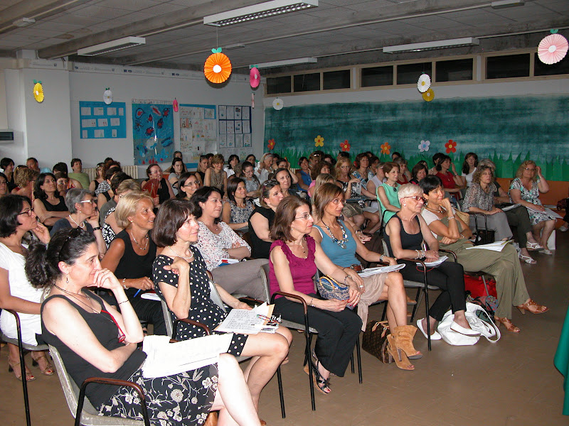 TUTTI I COLORI DI LAURA Foto ricordo... dall'ultimo collegio docenti