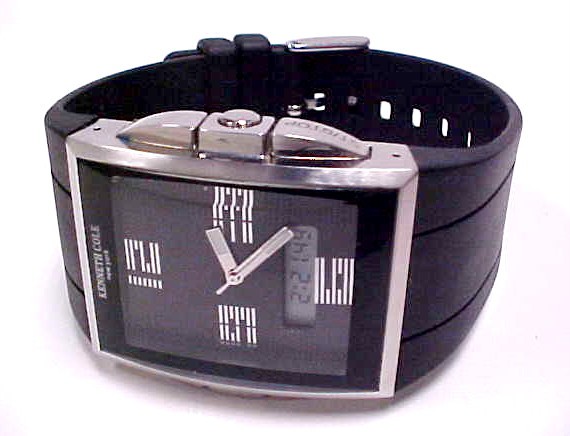 KENNETH COLE SQUARE BLACK DIAL NUMBERS & DIGITAL DISPLAY RUBBER BAND