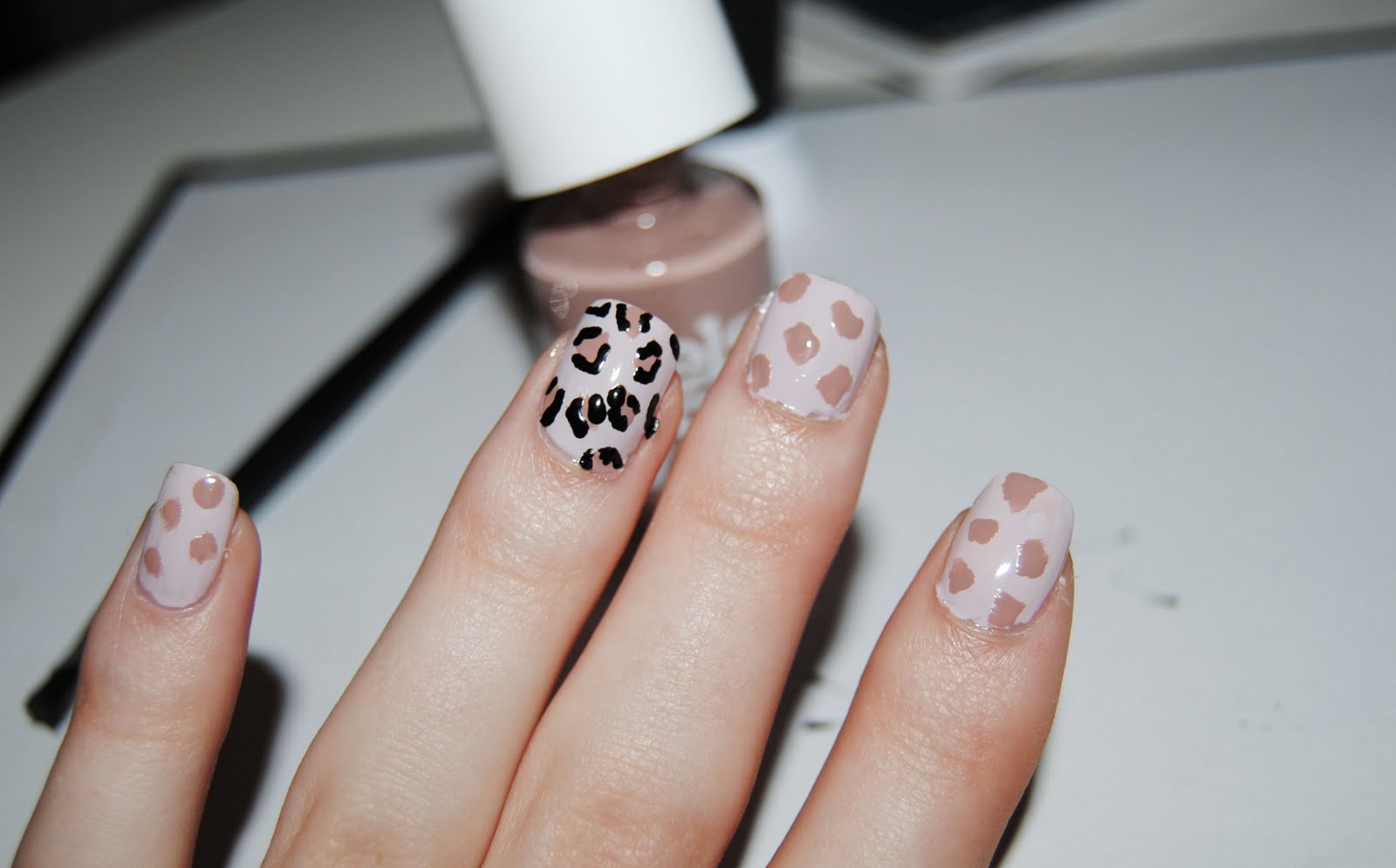 Easy Leopard Print Nails DIY | Hello Gwen